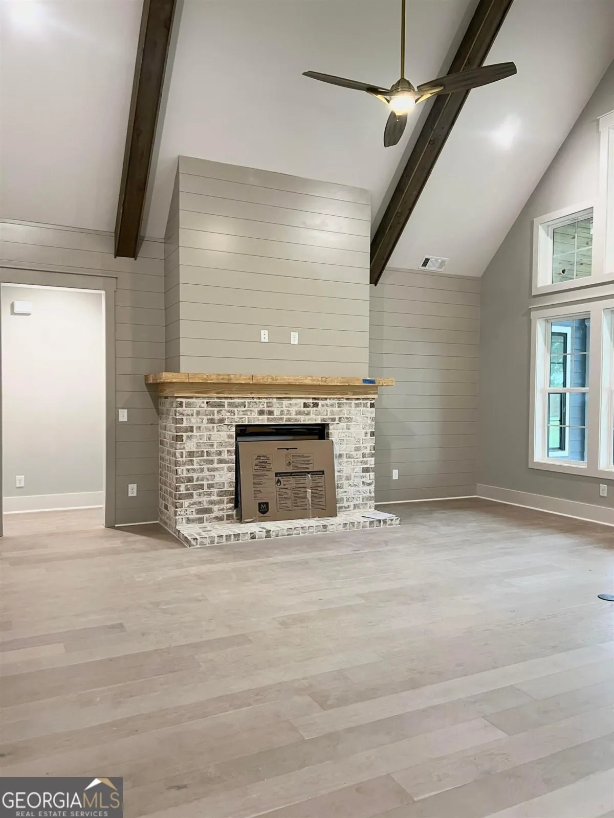 1111 Sunset Bluff