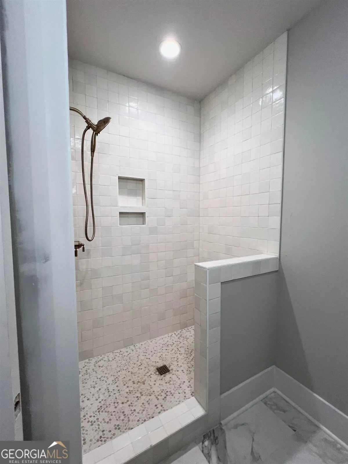 1111 Sunset Bluff