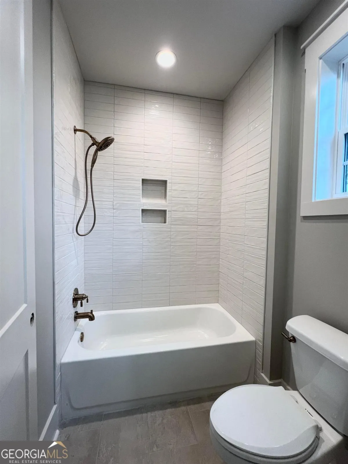 1111 Sunset Bluff