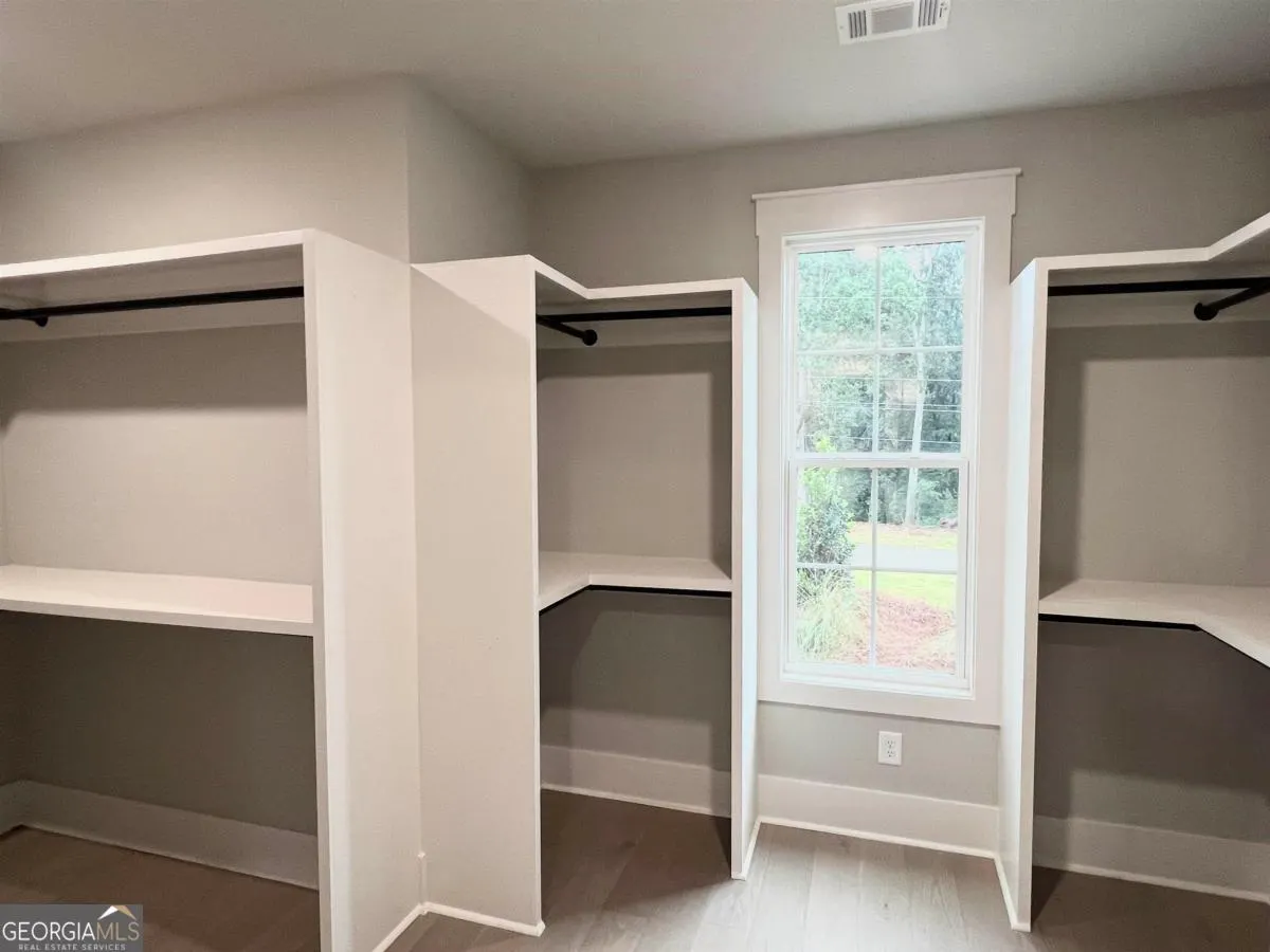 1111 Sunset Bluff