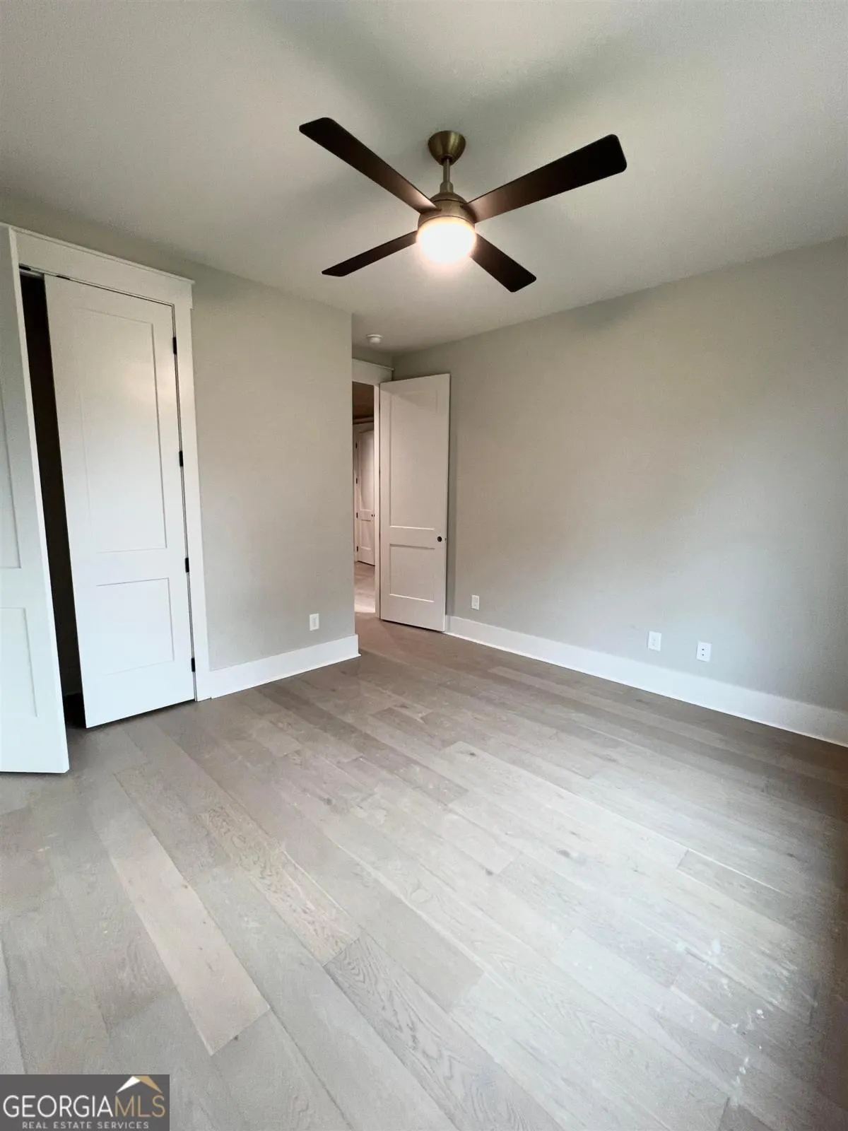 1111 Sunset Bluff