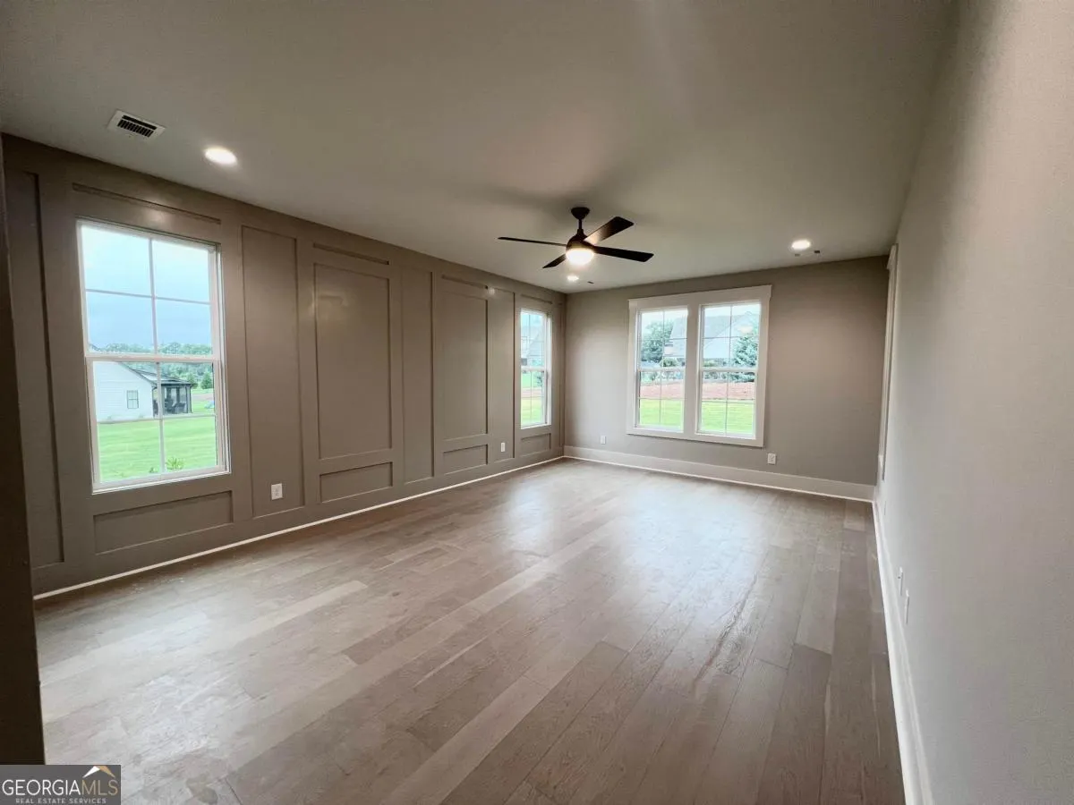 1111 Sunset Bluff