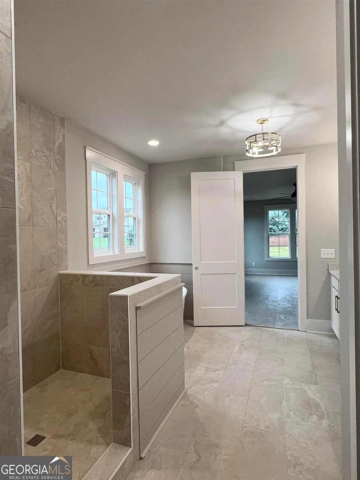 1111 Sunset Bluff