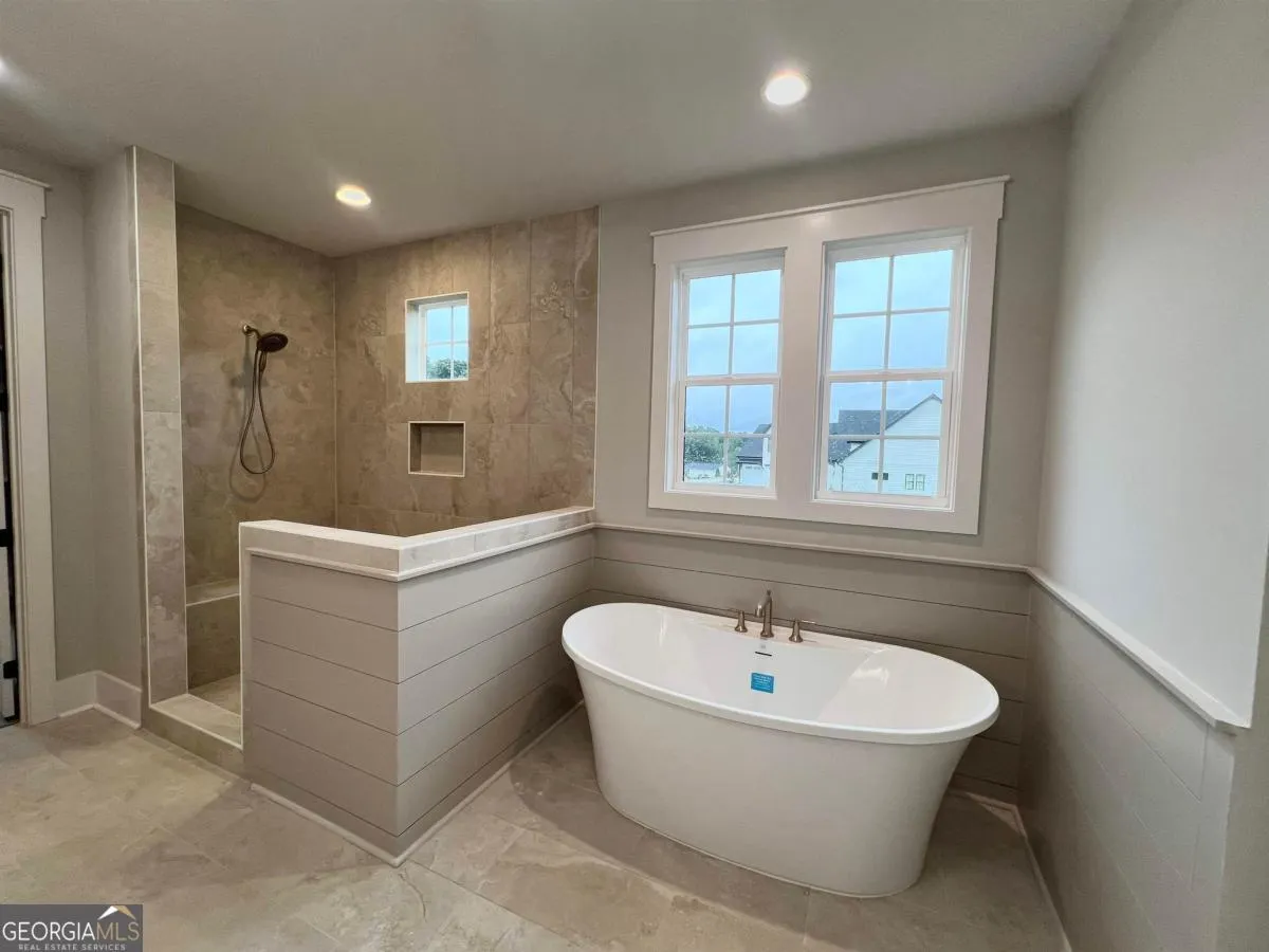 1111 Sunset Bluff