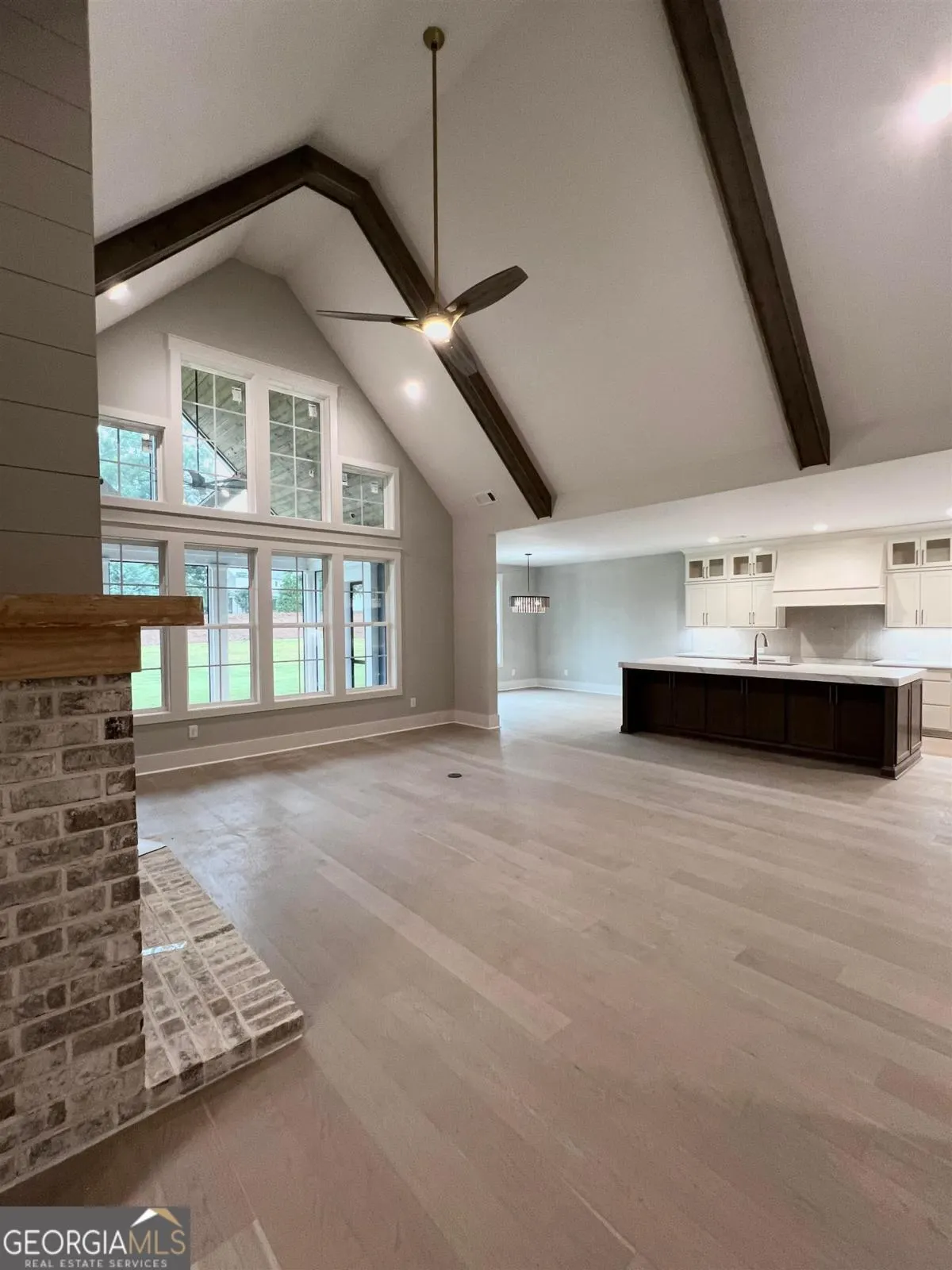 1111 Sunset Bluff