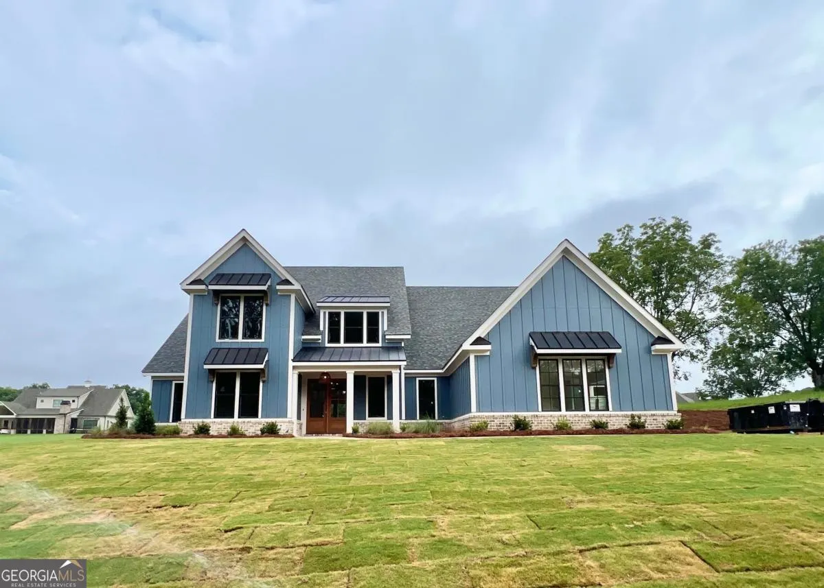 1111 Sunset Bluff