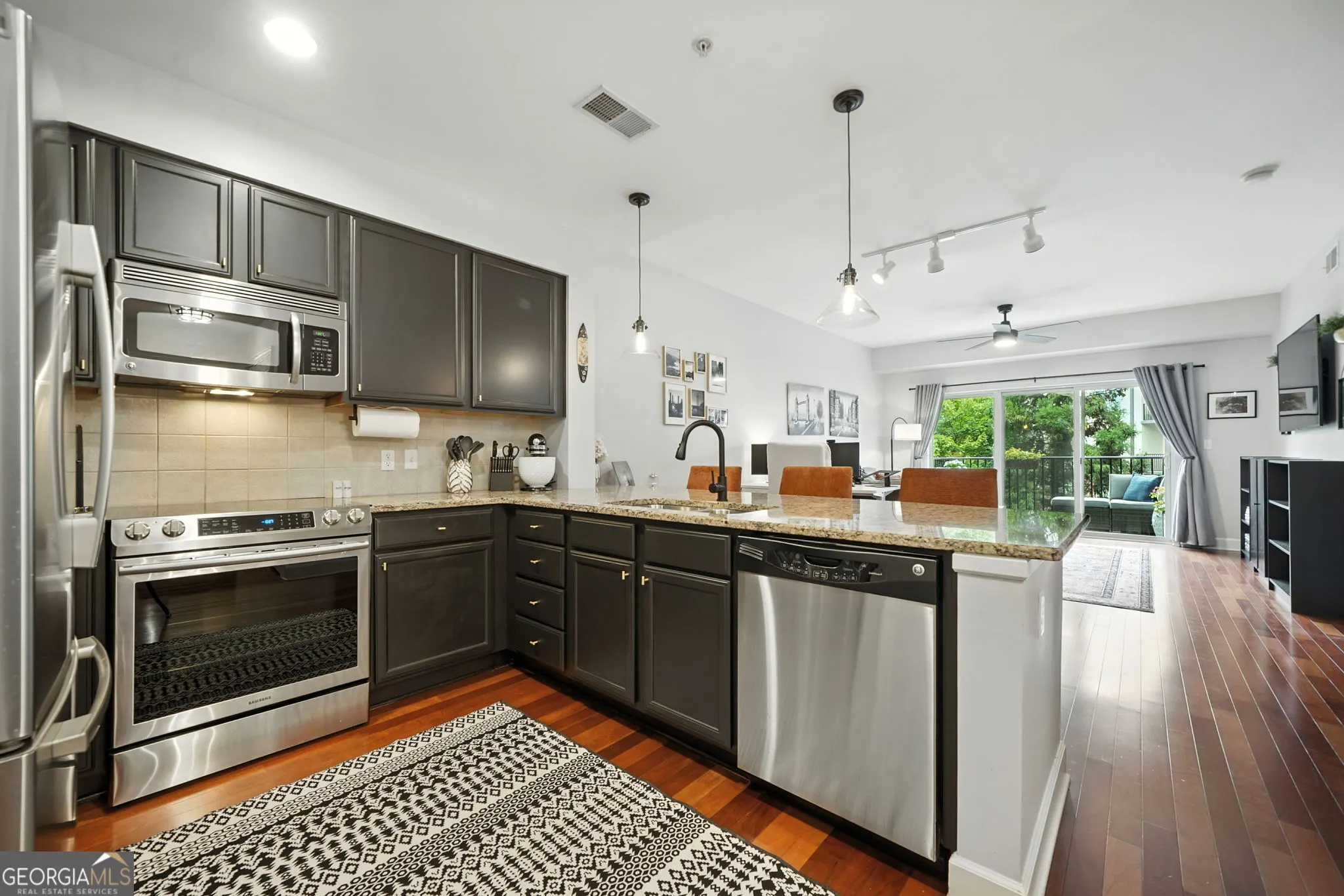445 200 River Vista Drive, #445
