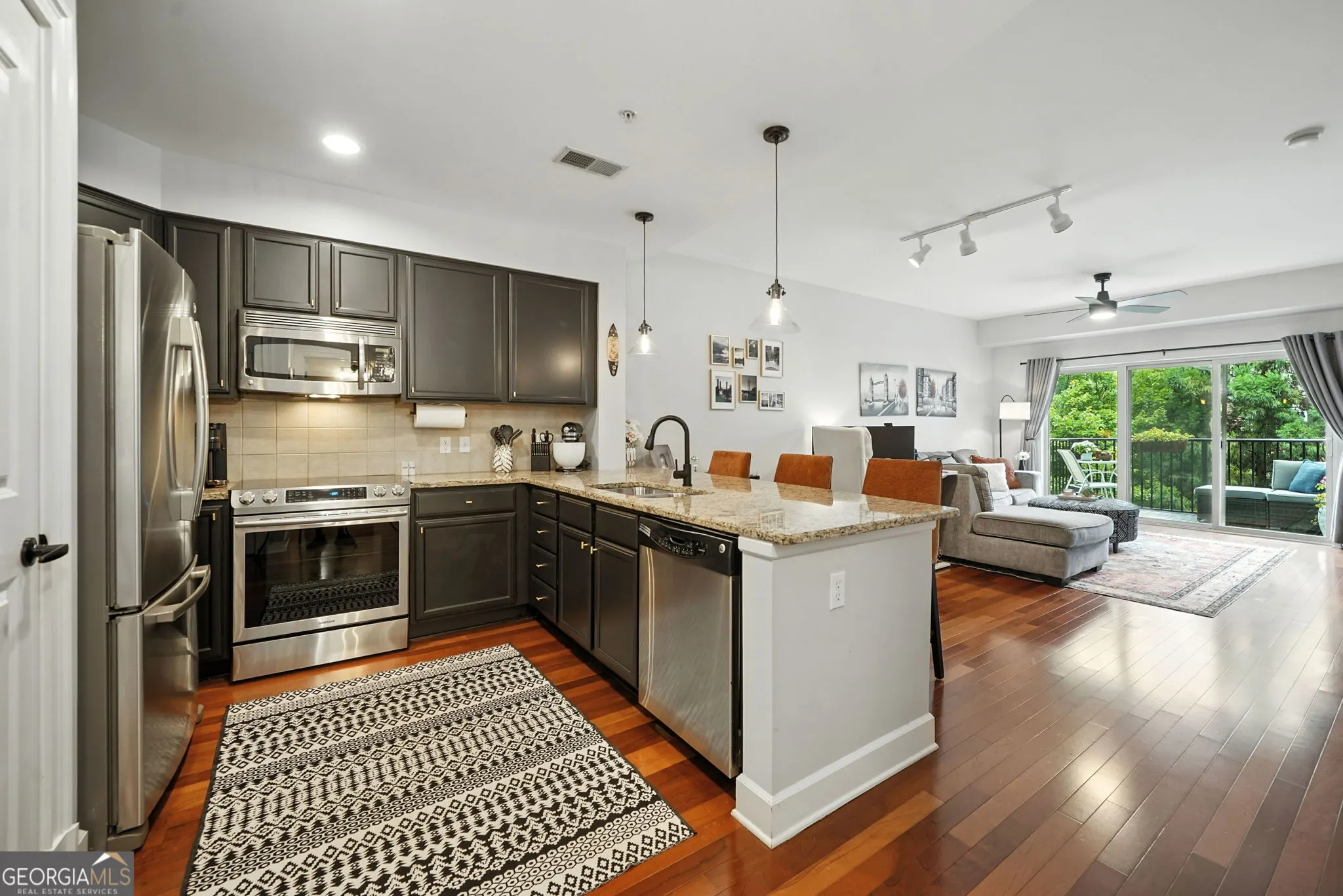 445 200 River Vista Drive, #445