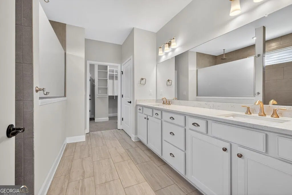 1111 Lake Terrace Bend