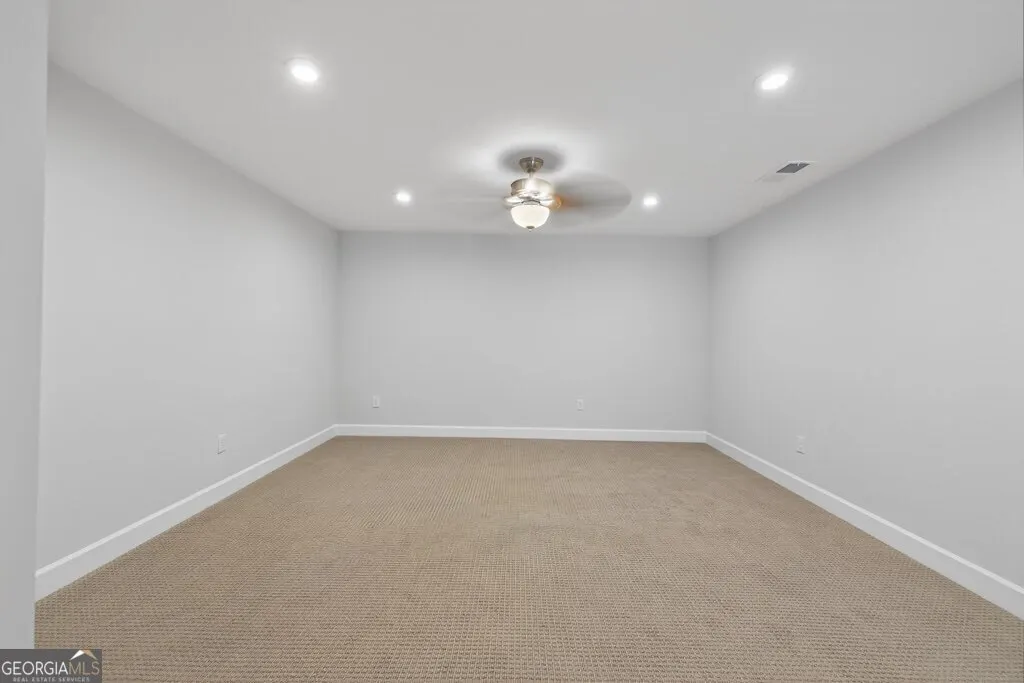 1111 Lake Terrace Bend