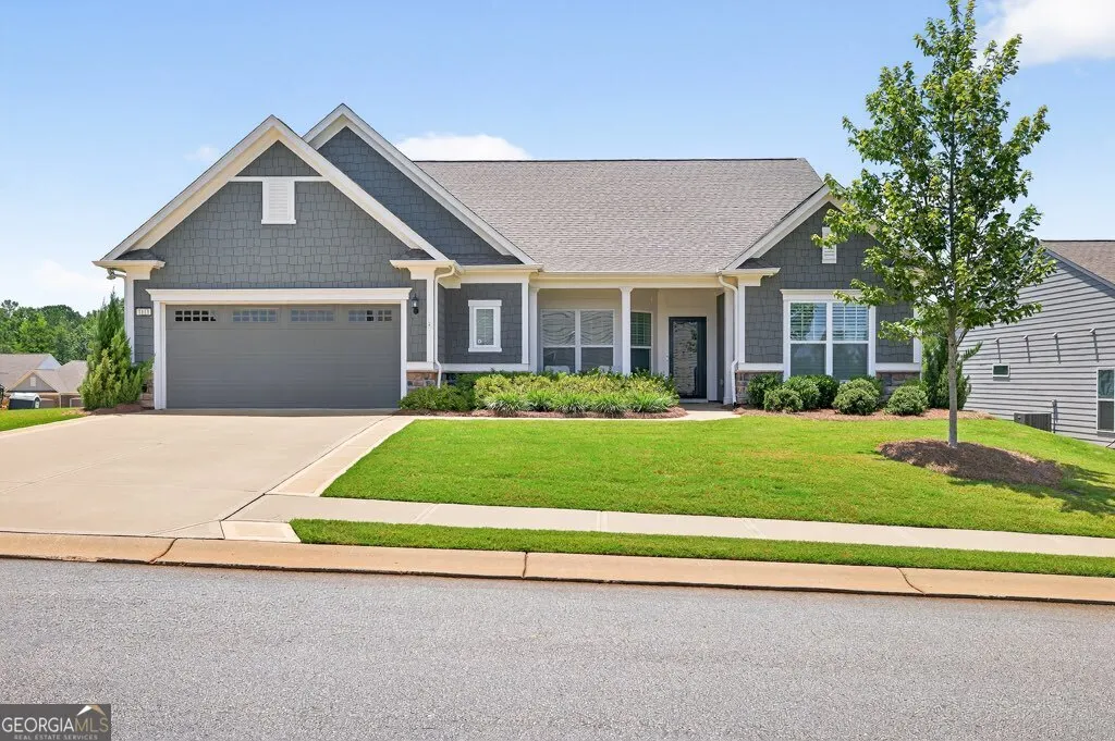 1111 Lake Terrace Bend