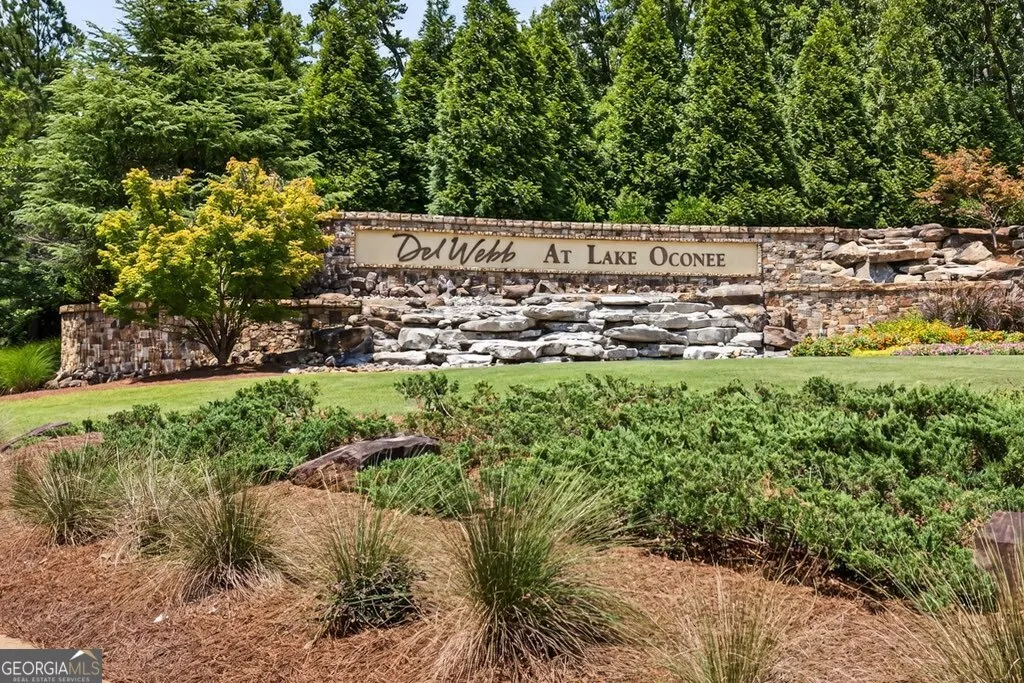 1111 Lake Terrace Bend