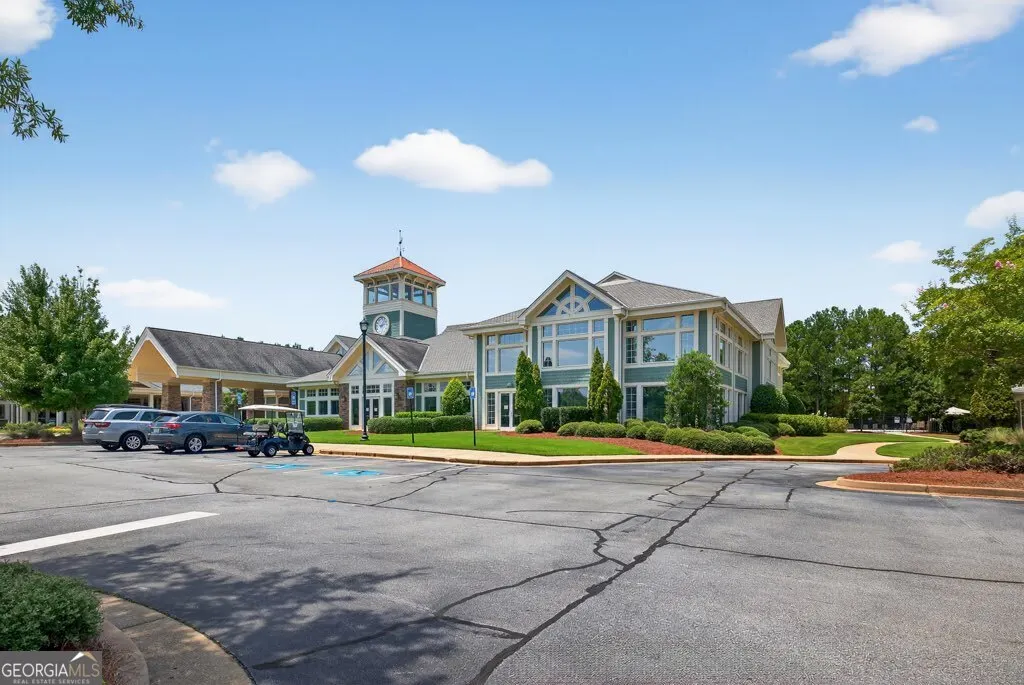 1111 Lake Terrace Bend