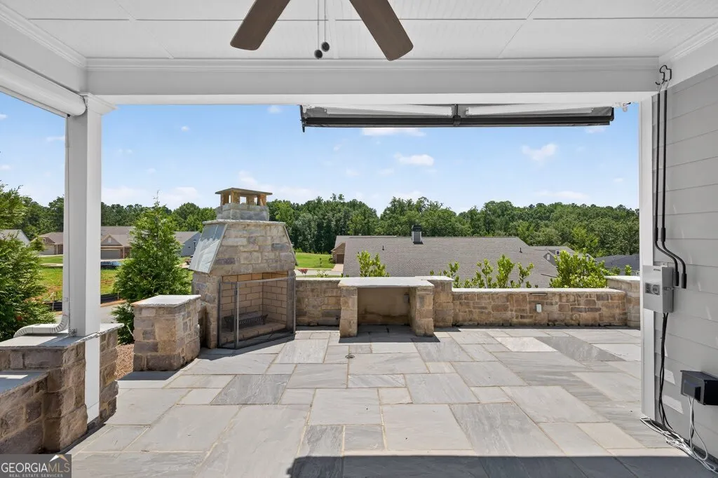 1111 Lake Terrace Bend