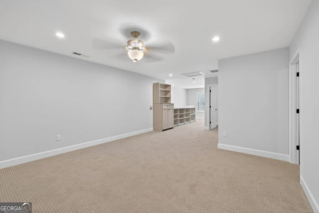1111 Lake Terrace Bend