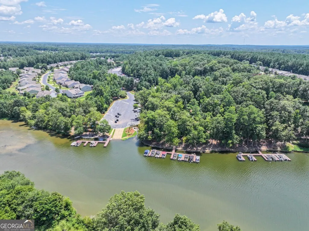 1111 Lake Terrace Bend