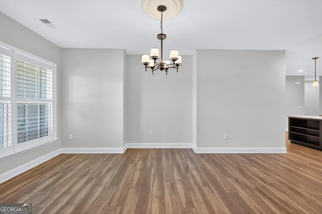 1111 Lake Terrace Bend
