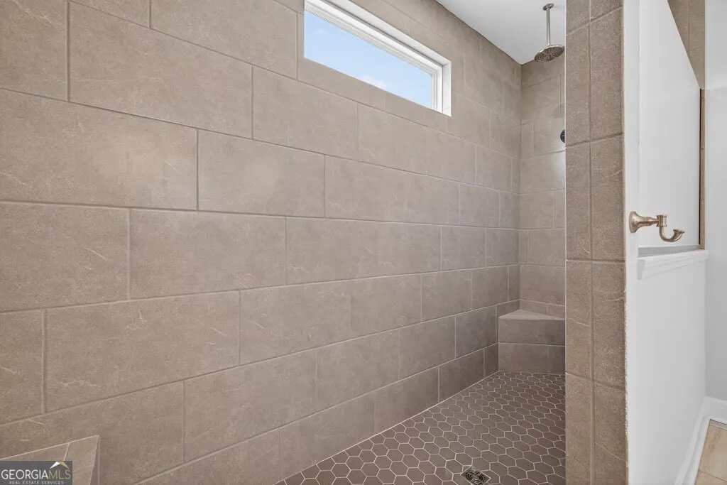 1111 Lake Terrace Bend