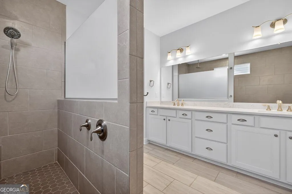 1111 Lake Terrace Bend