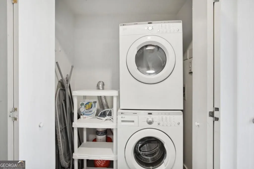 404 245 N Highland Avenue NE, #404