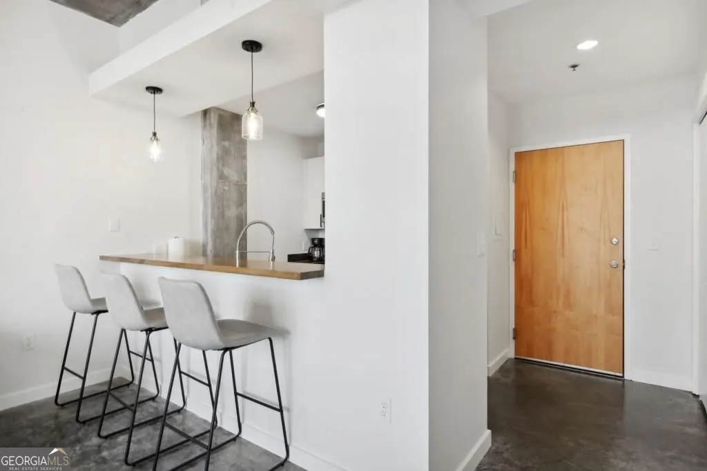 404 245 N Highland Avenue NE, #404
