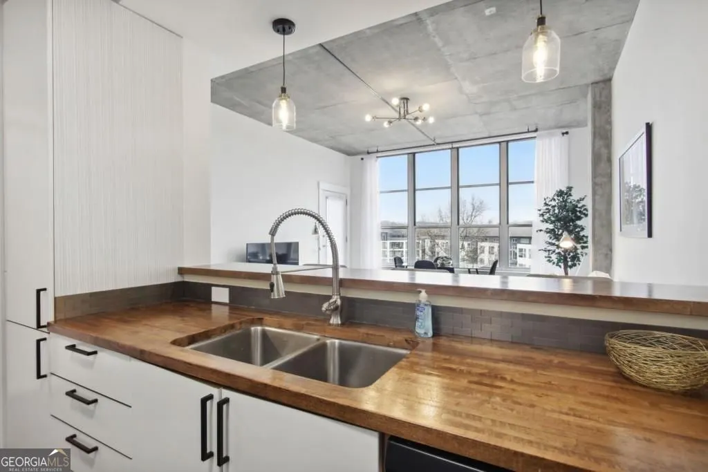 404 245 N Highland Avenue NE, #404