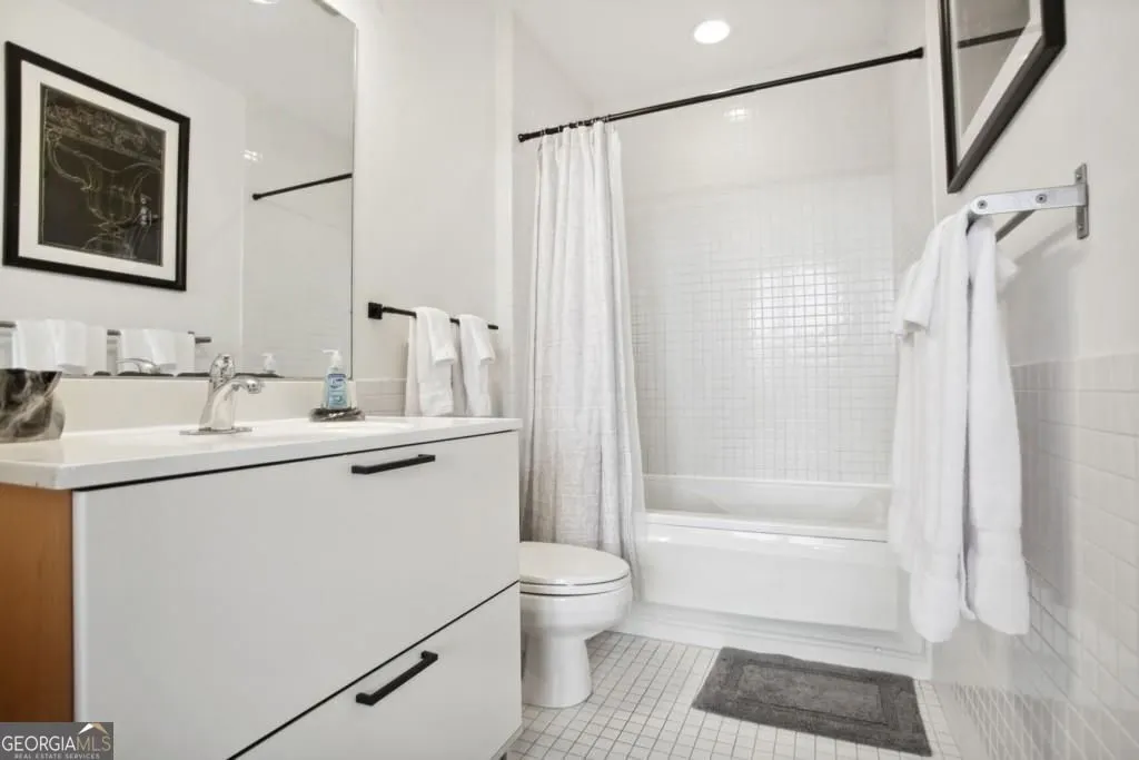 404 245 N Highland Avenue NE, #404