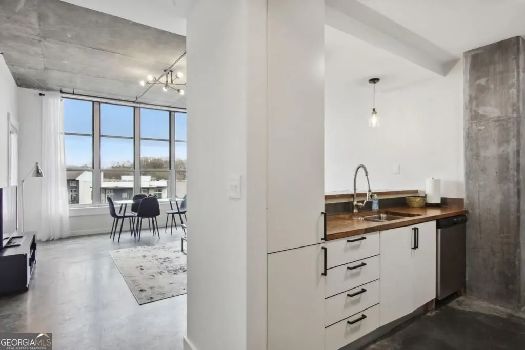 404 245 N Highland Avenue NE, #404