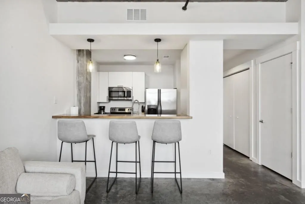 404 245 N Highland Avenue NE, #404