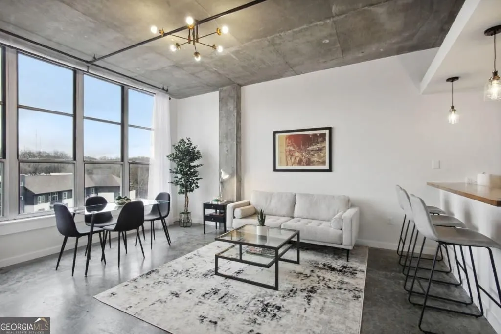 404 245 N Highland Avenue NE, #404
