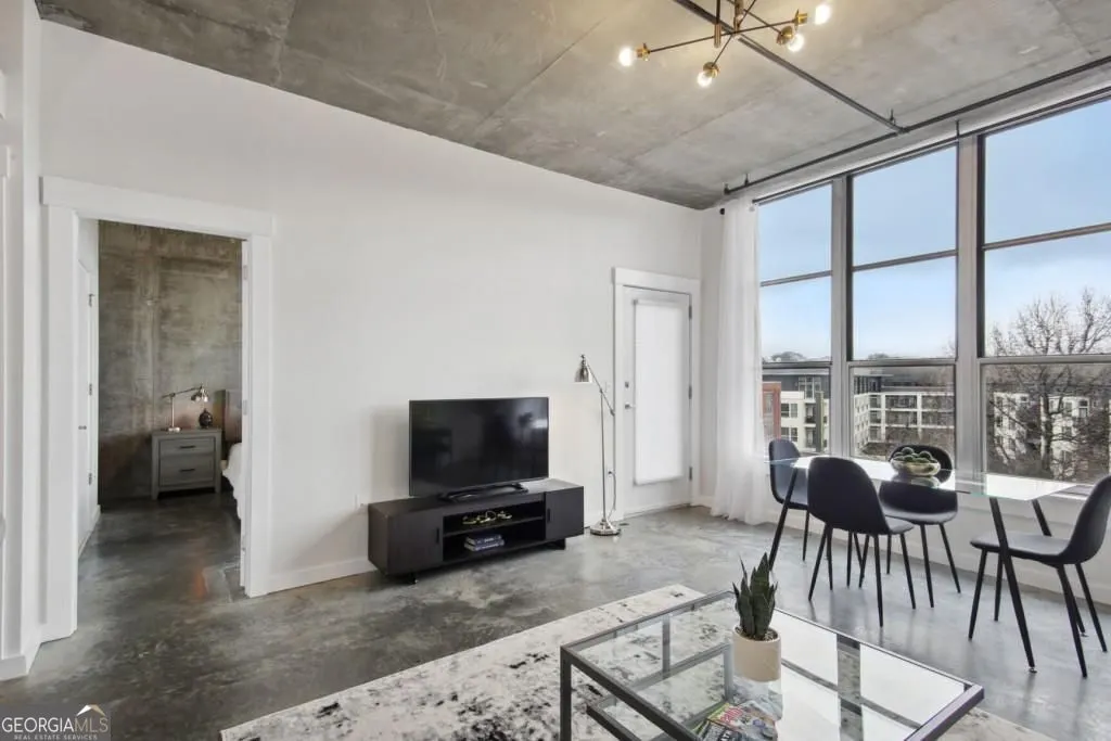 404 245 N Highland Avenue NE, #404