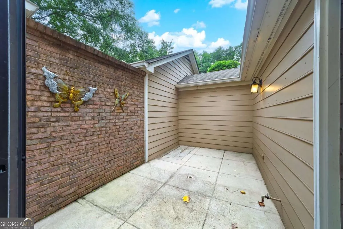 110 Great Oaks Lane