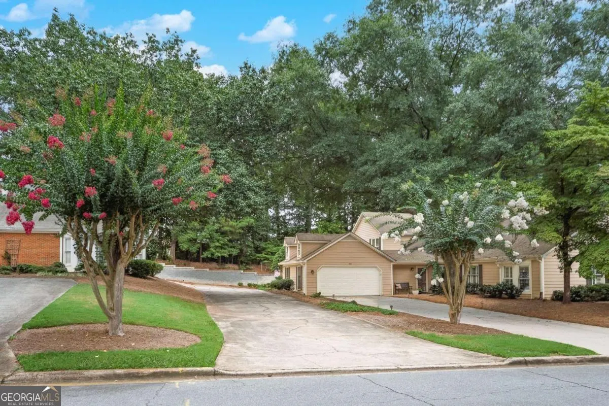 110 Great Oaks Lane