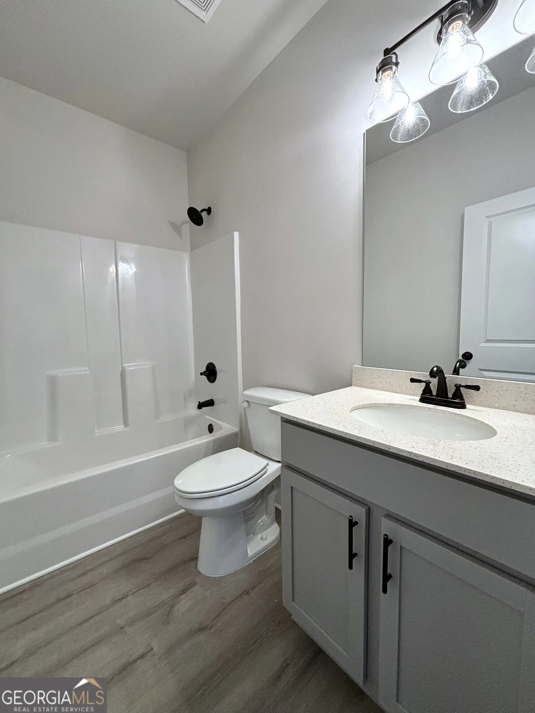 15 36 Village Court, #15