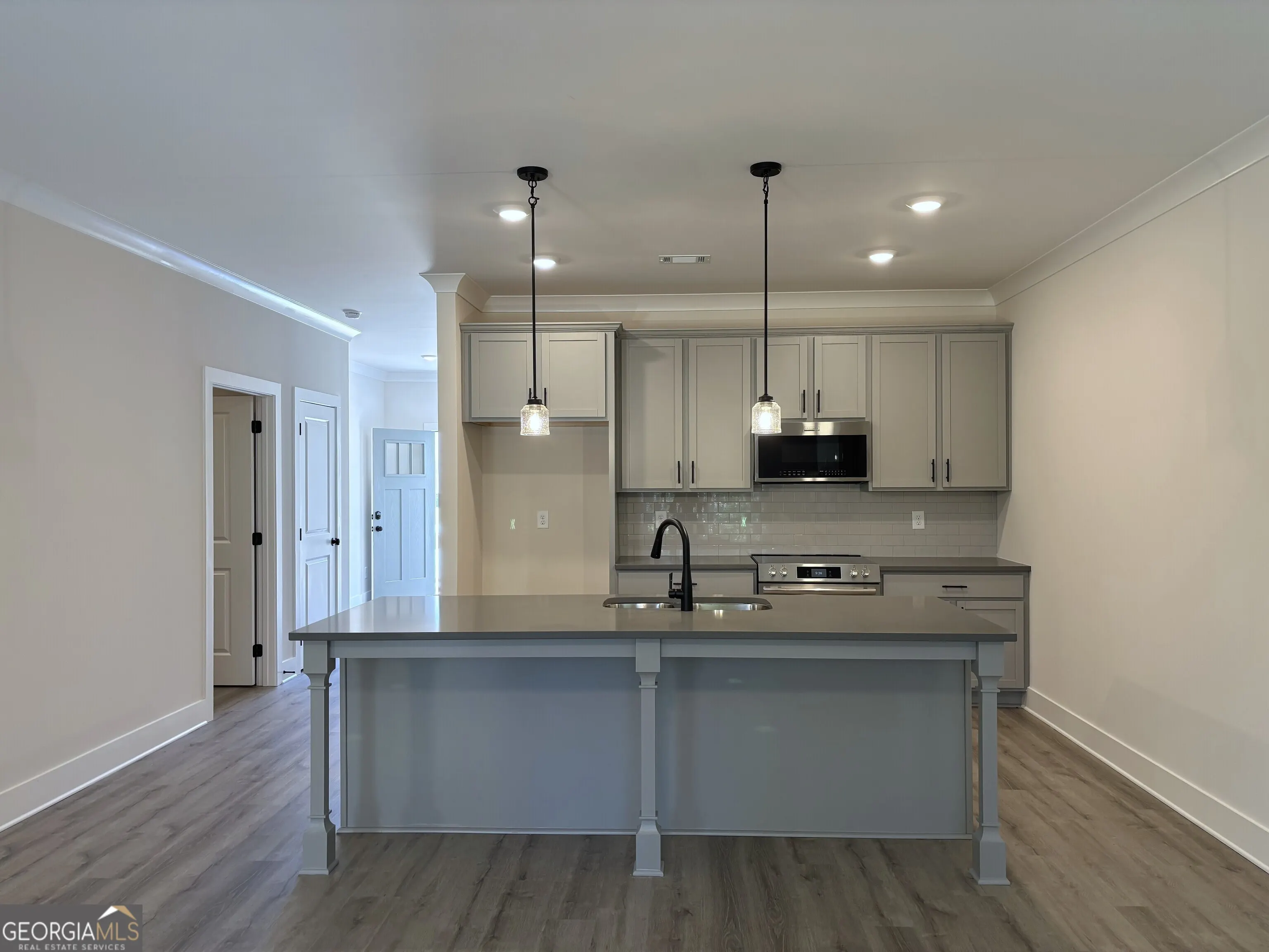15 36 Village Court, #15