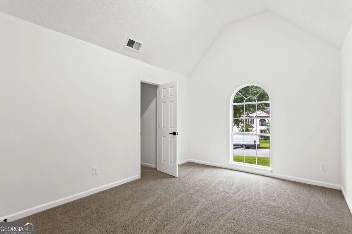 3636 River Heights