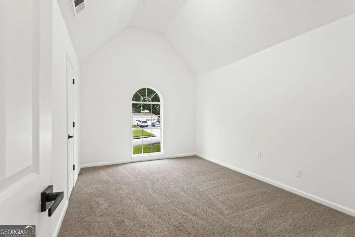 3636 River Heights