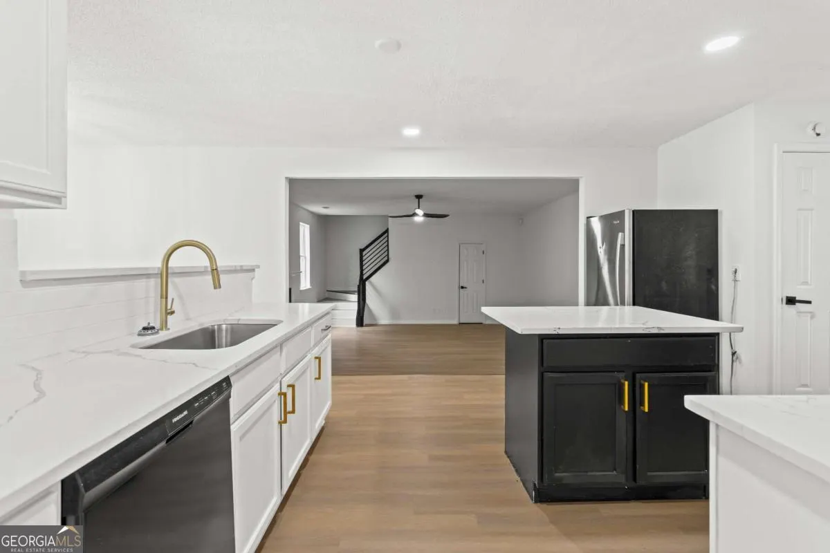3636 River Heights