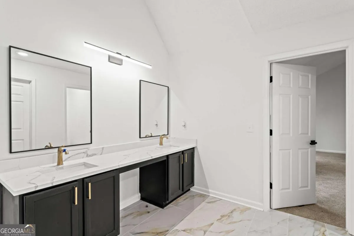 3636 River Heights