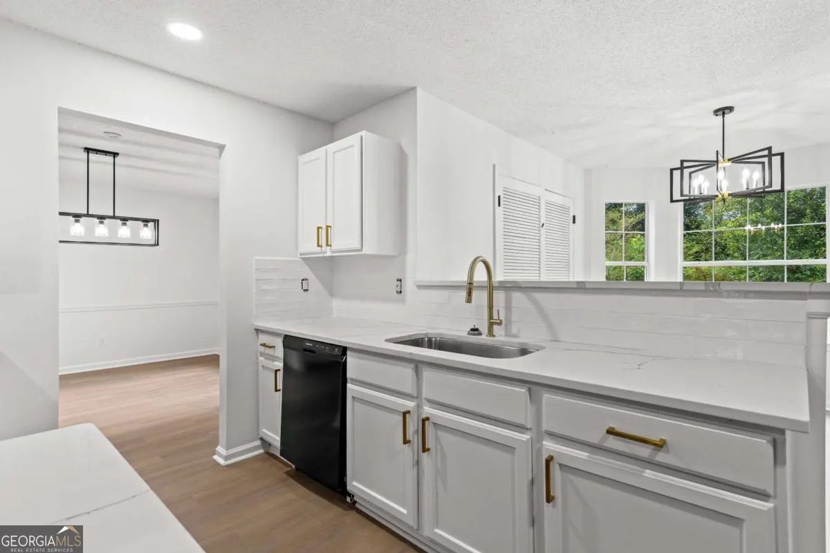 3636 River Heights