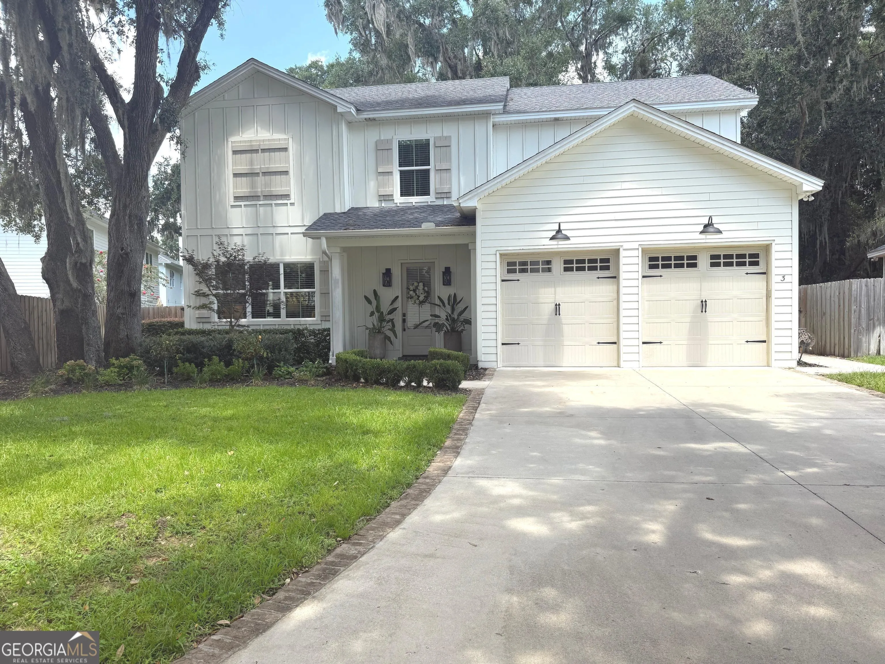 3 Lake View Cottages Court