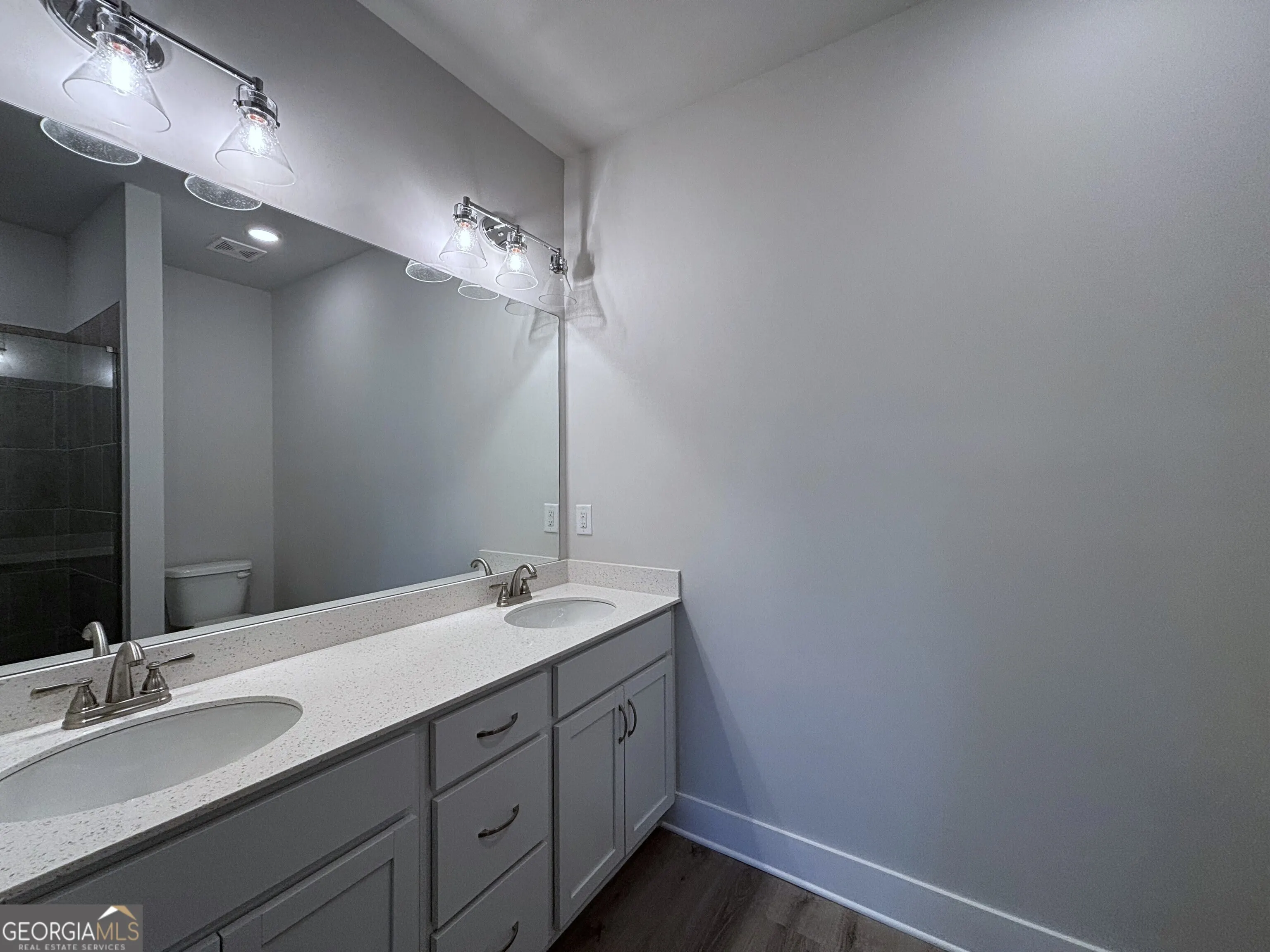 16 28 Village Court, #16