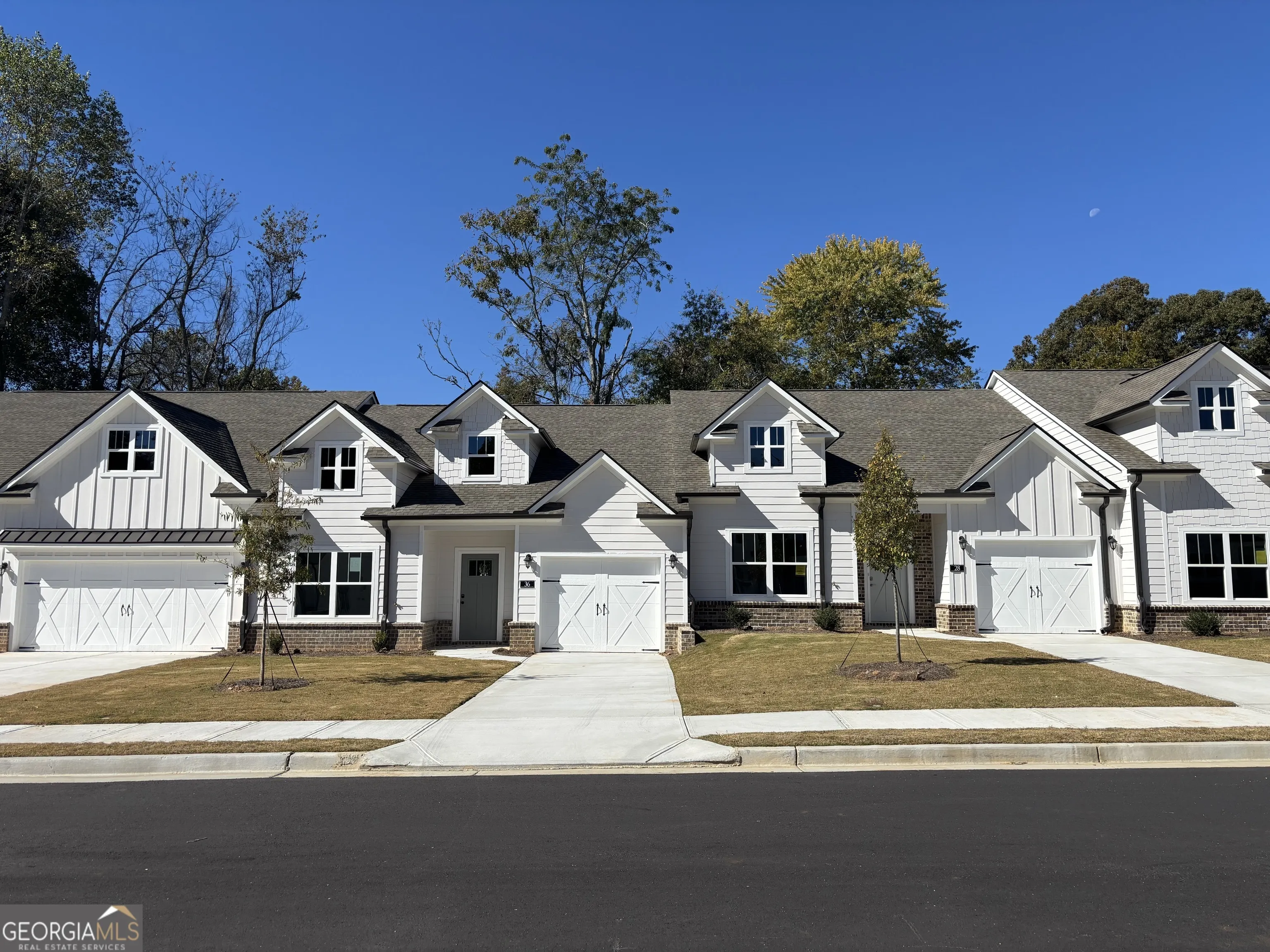 16 28 Village Court, #16