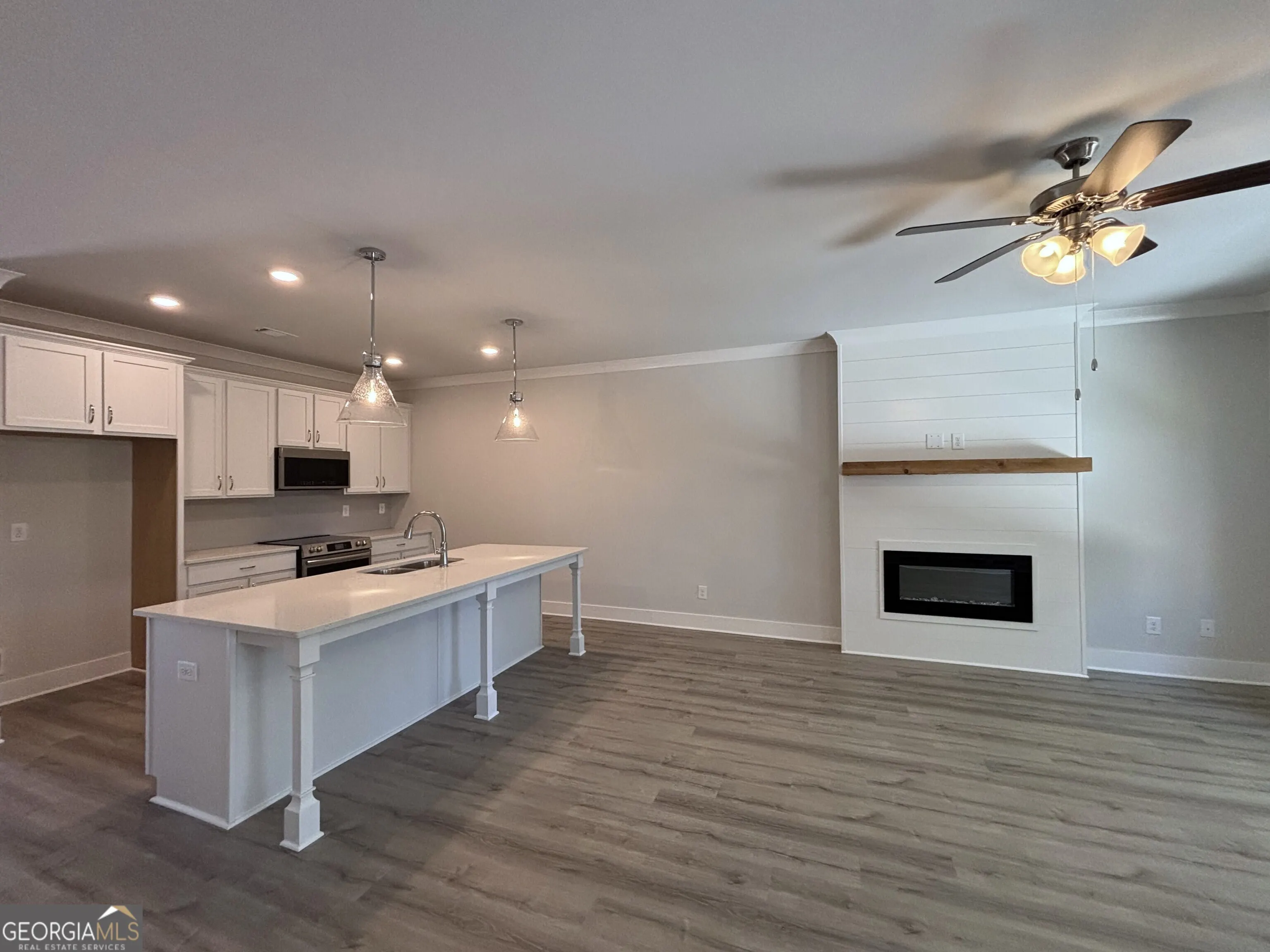 16 28 Village Court, #16