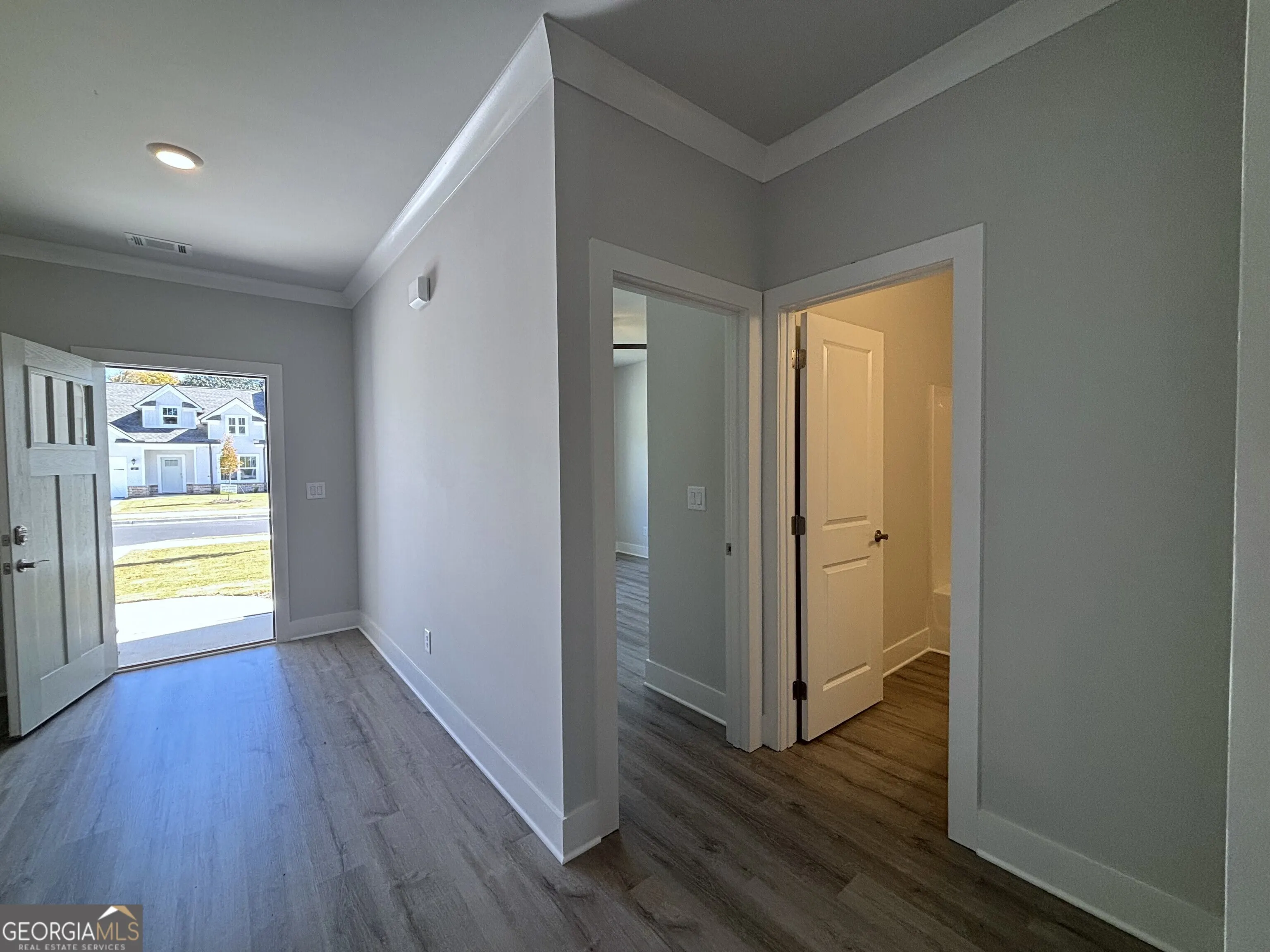 16 28 Village Court, #16