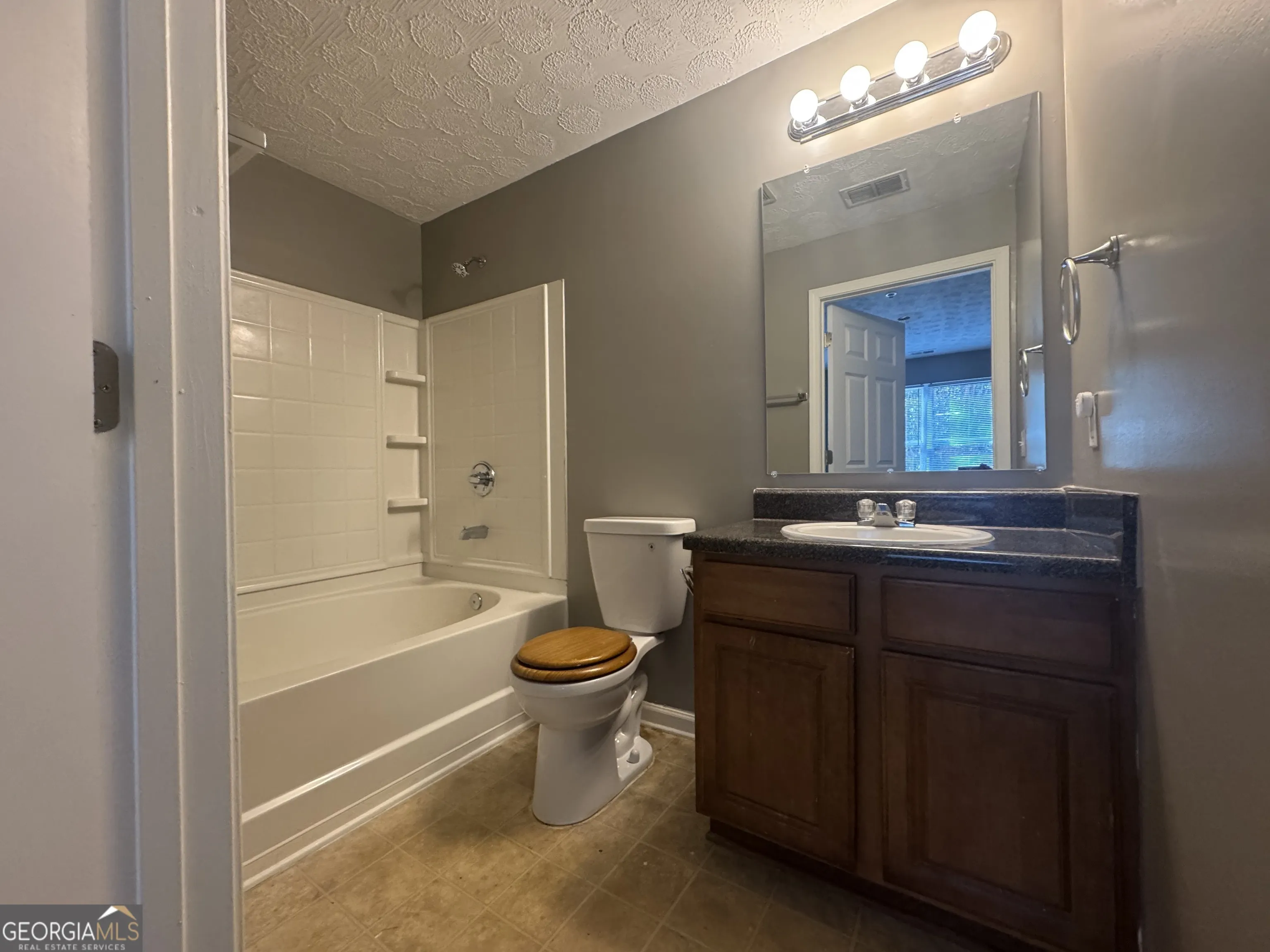 13104 Fairington Ridge Circle