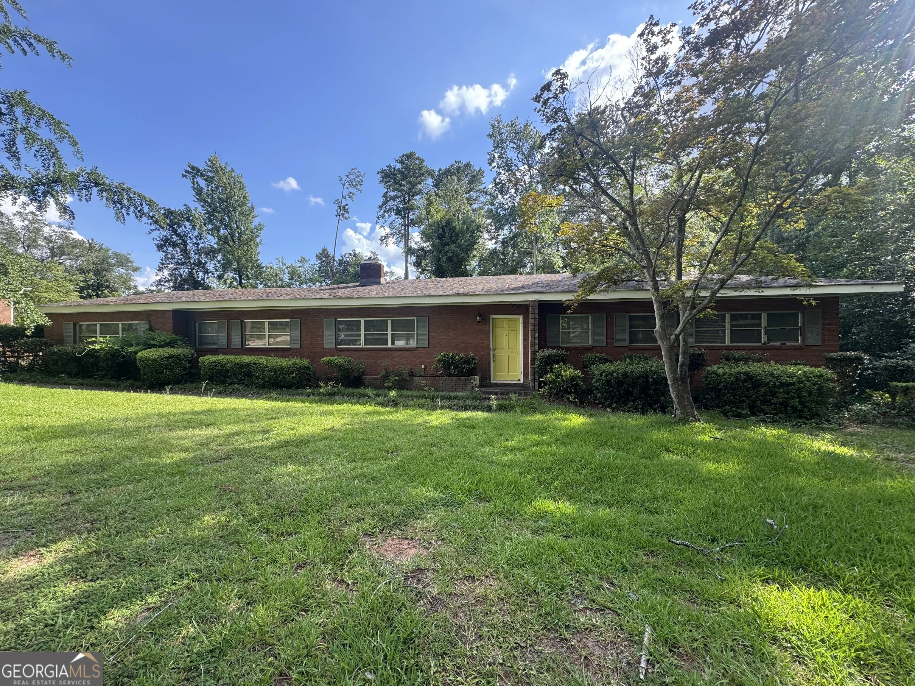 1810 Pine Forest Circle
