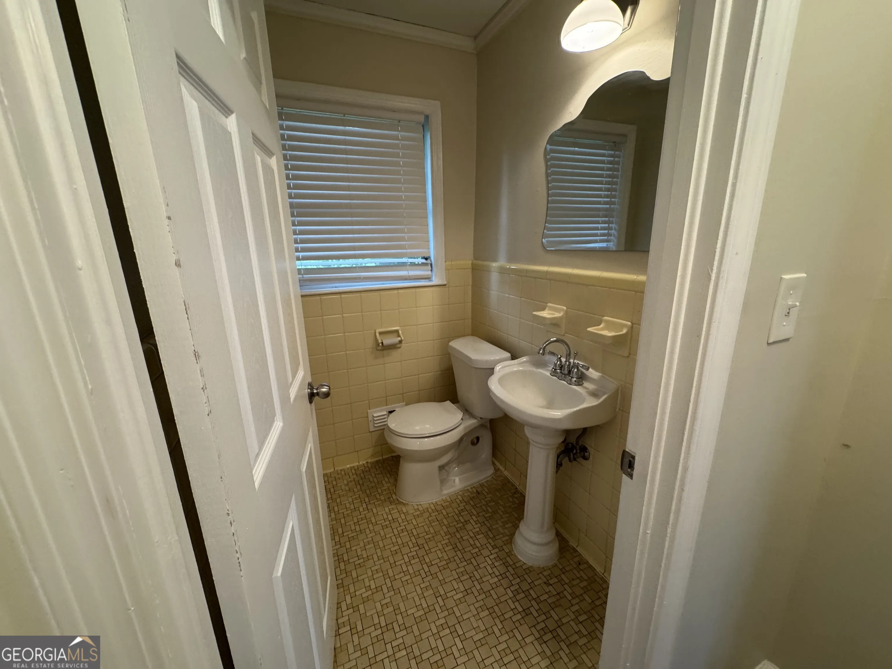 1810 Pine Forest Circle