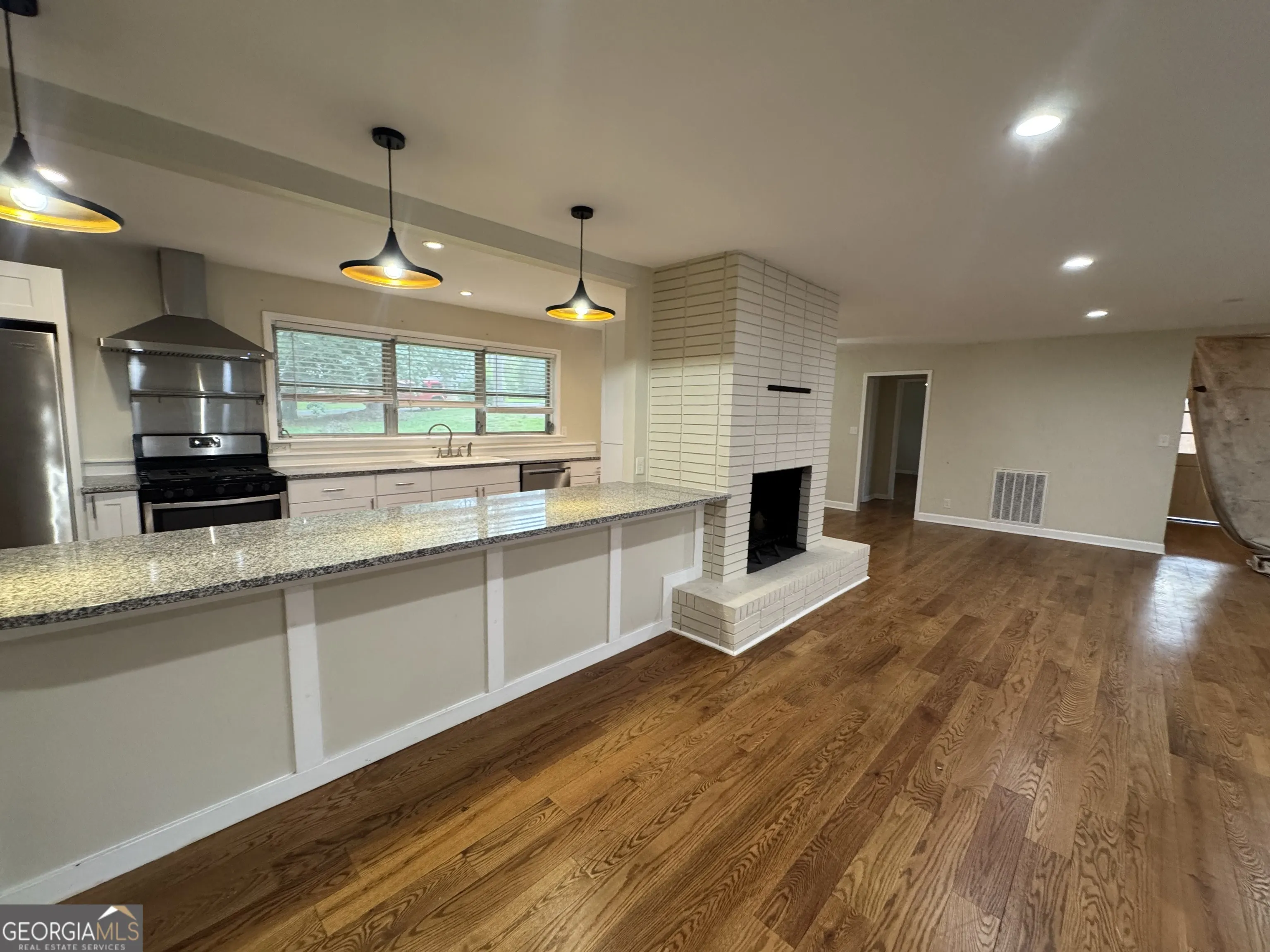1810 Pine Forest Circle