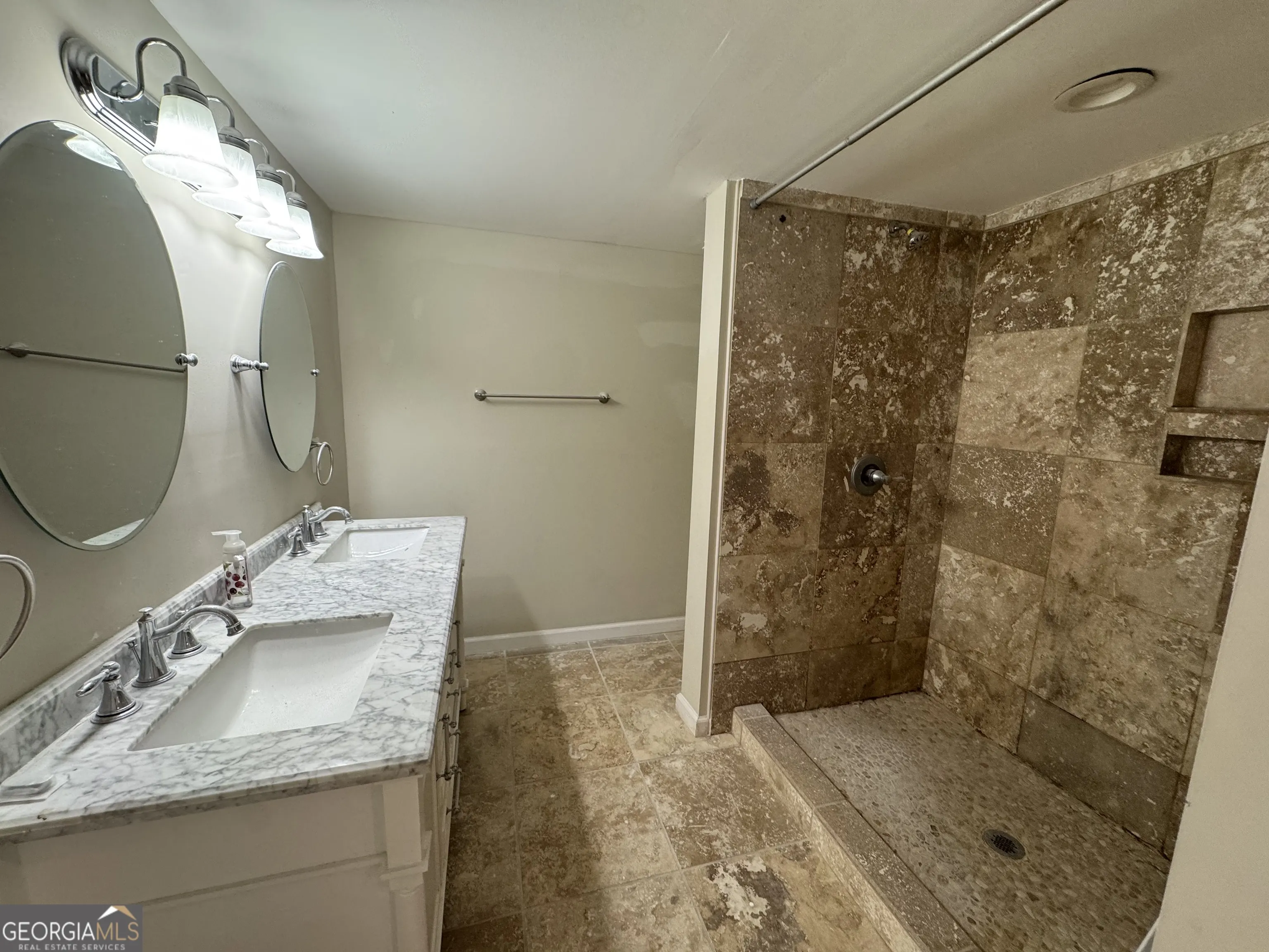 1810 Pine Forest Circle
